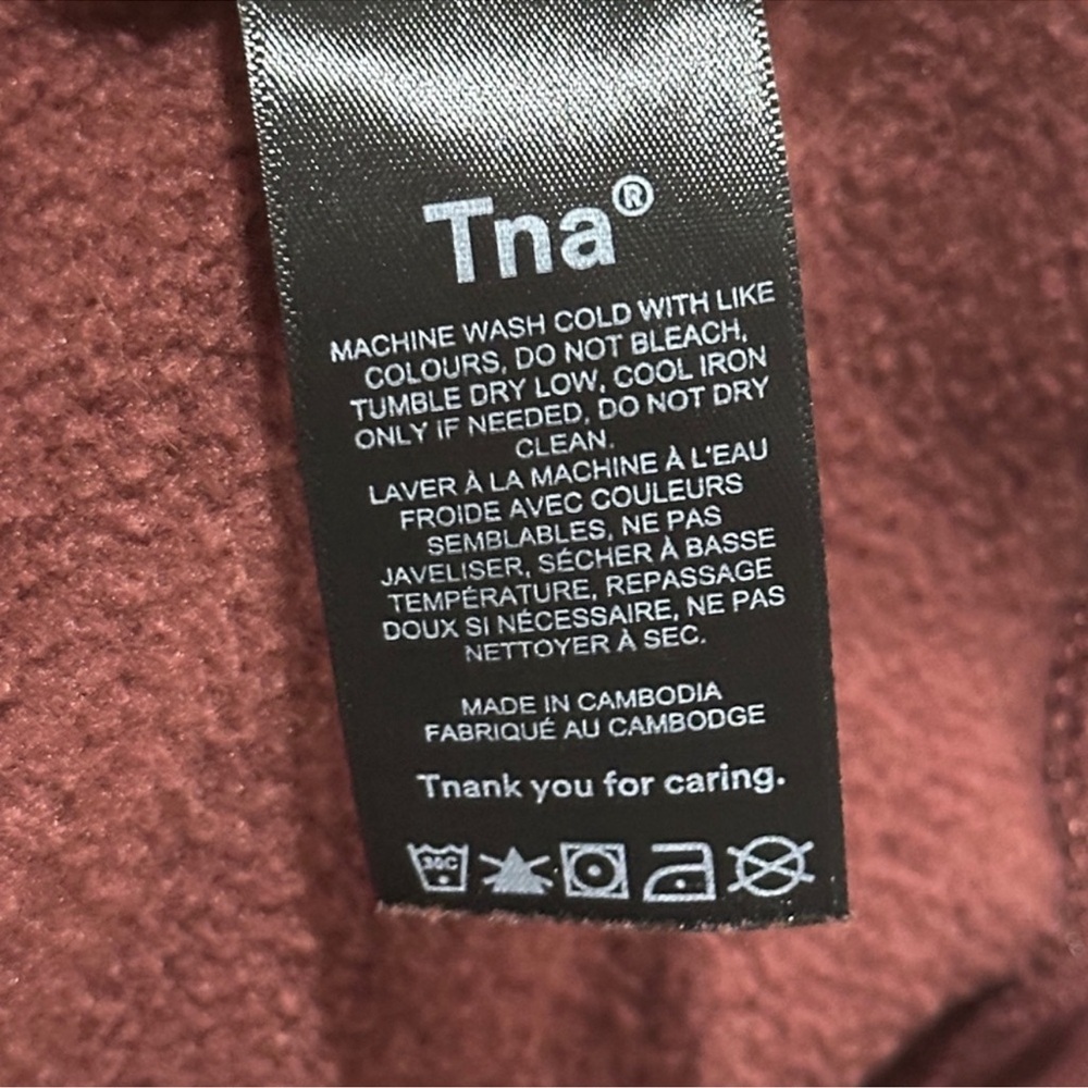 Aritzia TNA Cozy Fleece Boyfriend Fit V-Neck Sweatshirt - Picture 6 of 9